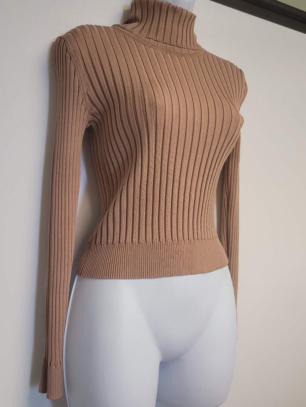 Babaton Ribbed Form Fitting TurtleNeck Top in Beige Camel Color Size Small